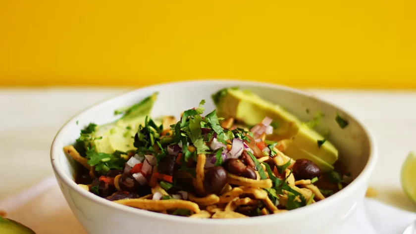 Sopa De Tortilla Con Frijoles Negros - CoreCulinario